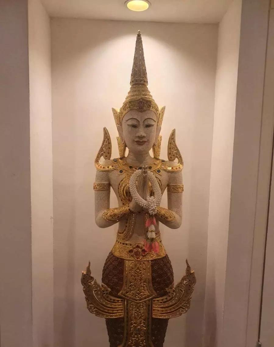Karin Geeft Heerlijke Thaise Massage Met Happy End - foto 6