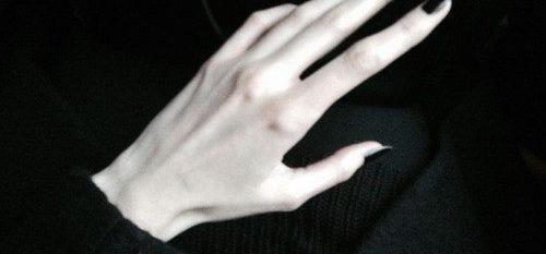 Such Girl Oder Frau Mit Solchen Schoenen Haenden Fuer Mehrmalige Treffs - foto 3
