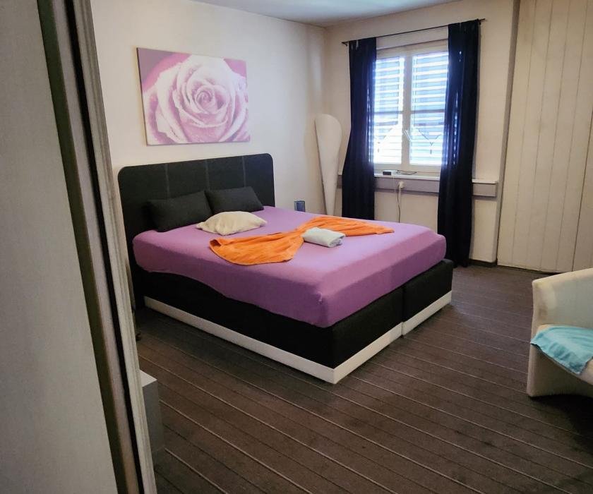 Sehr Diskrete Wohnung In Zuerich Wetzikon Inkl Parkplaetze - photo 1