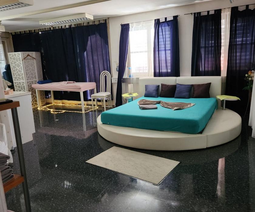 Sehr Diskrete Wohnung In Zuerich Wetzikon Inkl Parkplaetze - photo 2