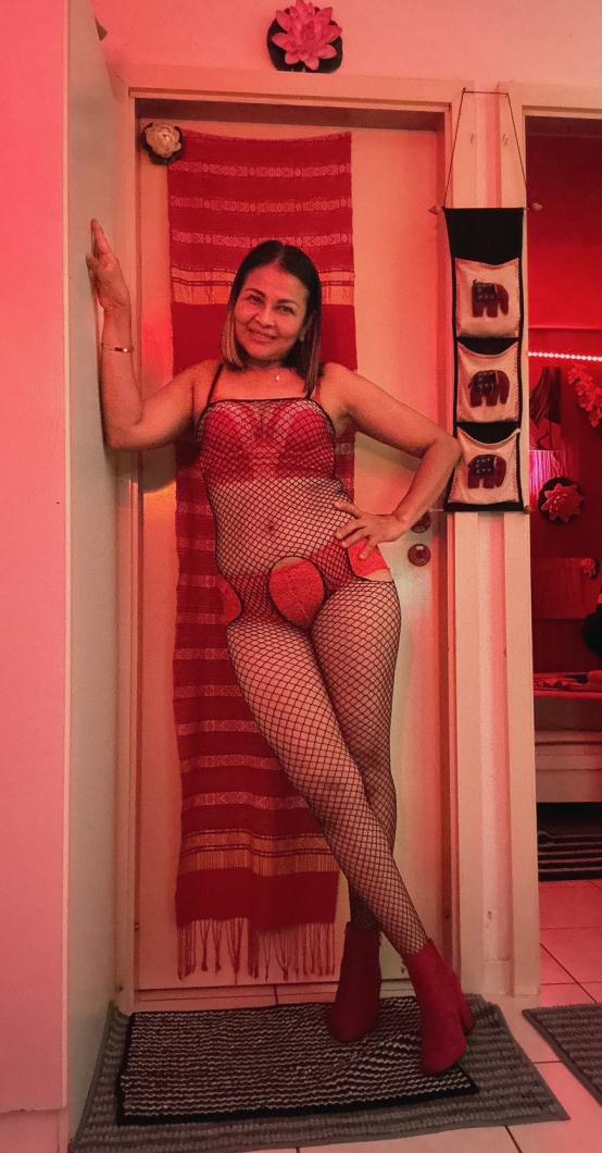 Wunderschoene Thai Frau Will Heisse Zeit Mit Dir Im Kuehlen Soutterain - foto 2