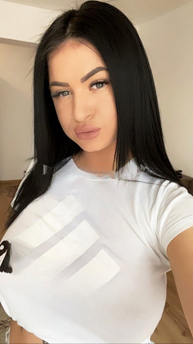 Karina - photo 10