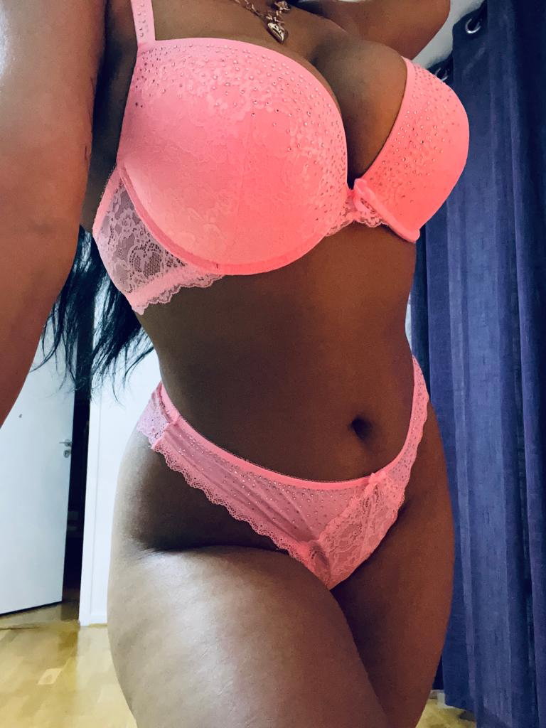 Amira Hot - foto 3