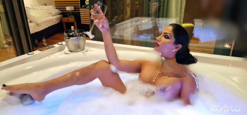Chantal Channel Ts Sexbombe Deepthroating Aktiv Und Passiv Sex Alles Positionen - foto 3