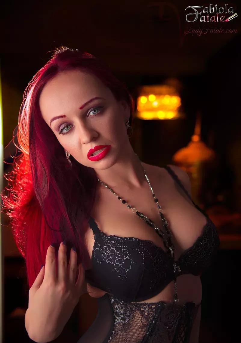Lady Fatale Sensuele En Elegante Nederlandse Dominante Dame - photo 35