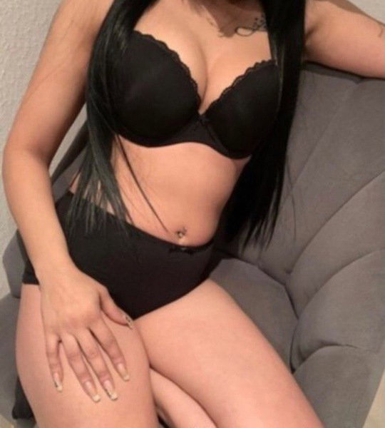 Emelie Brandneu - foto 5