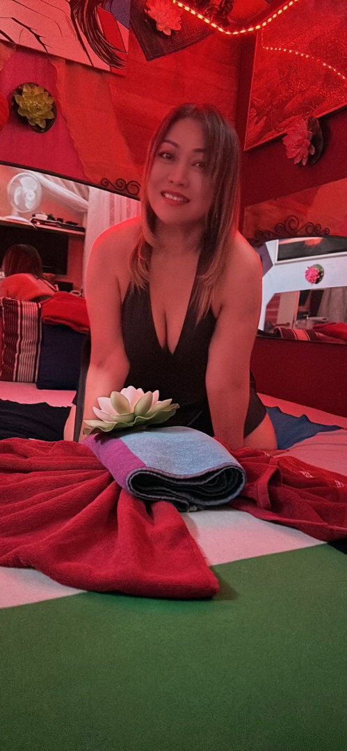 Sexy Thai Frau Will Dich Erotisch Verwoehnen - photo 3