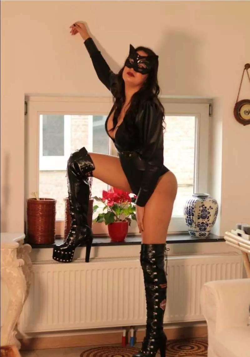 Sexxx Hot - foto 16