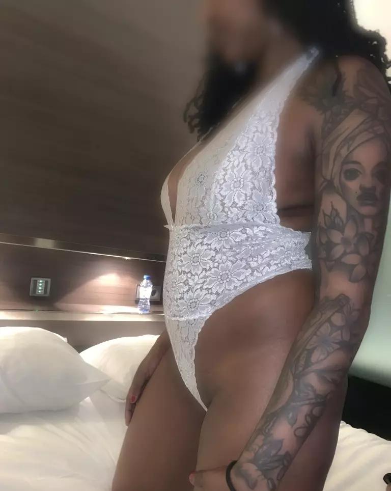 Ebony Beschikbaar Voor Escort - foto 7
