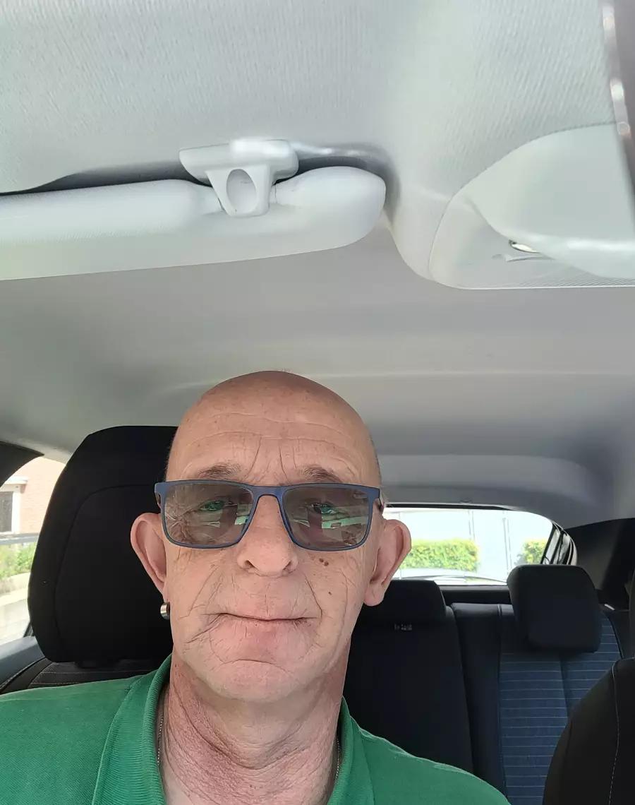 Deze High Quality Male Escorte - photo 1
