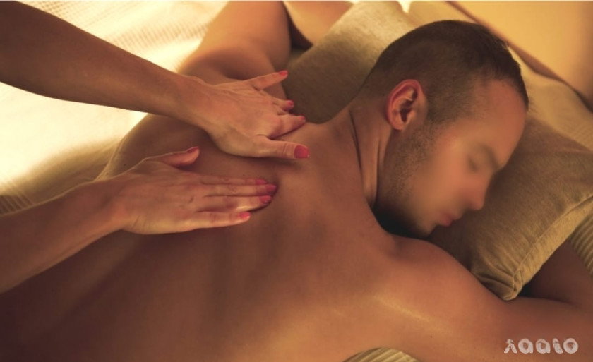 Luna Perpervers Massage Erotische Bodybody Mit Heissem Oel Auf Einer Trage - photo 8
