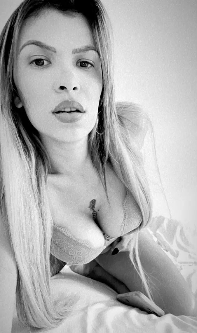 Pamela Hot - foto 31