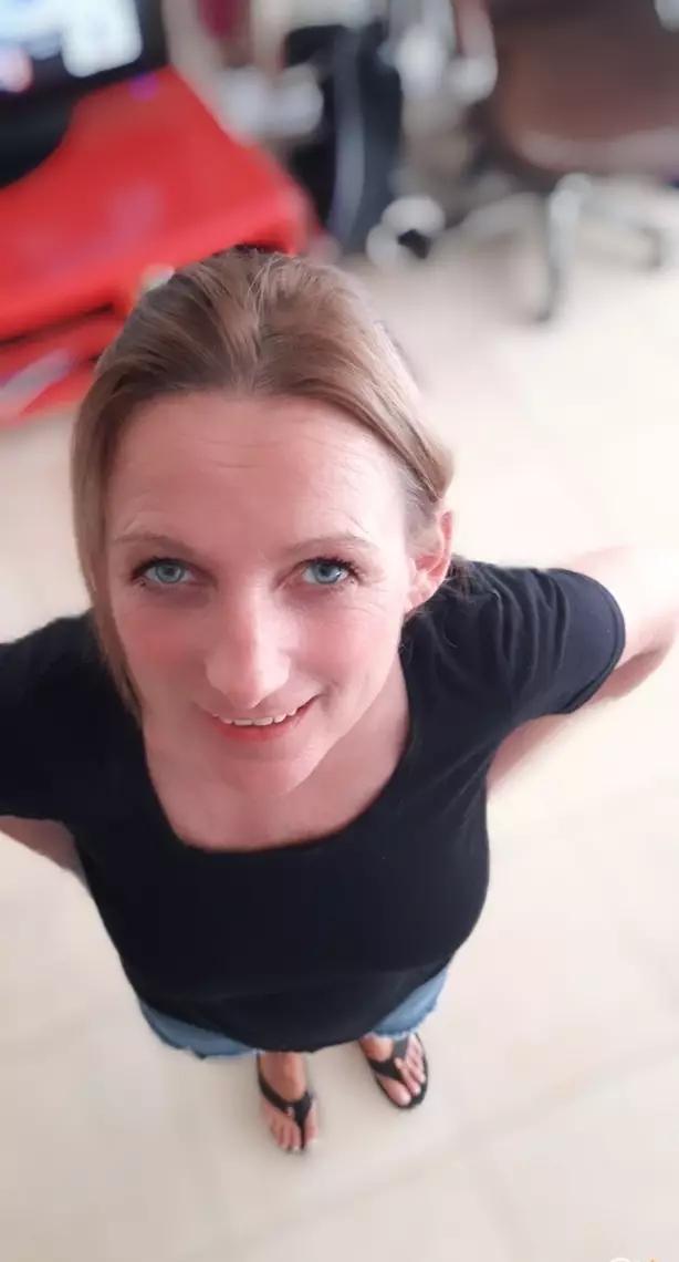 Ana Skinny Geil Sletje Extreem Anaal Mogelijk Plasjes - foto 3