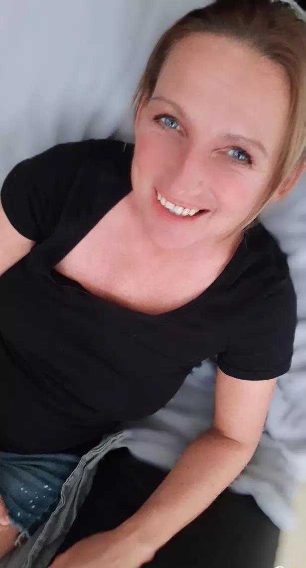 Ana Skinny Geil Sletje Extreem Anaal Mogelijk Plasjes - foto 4