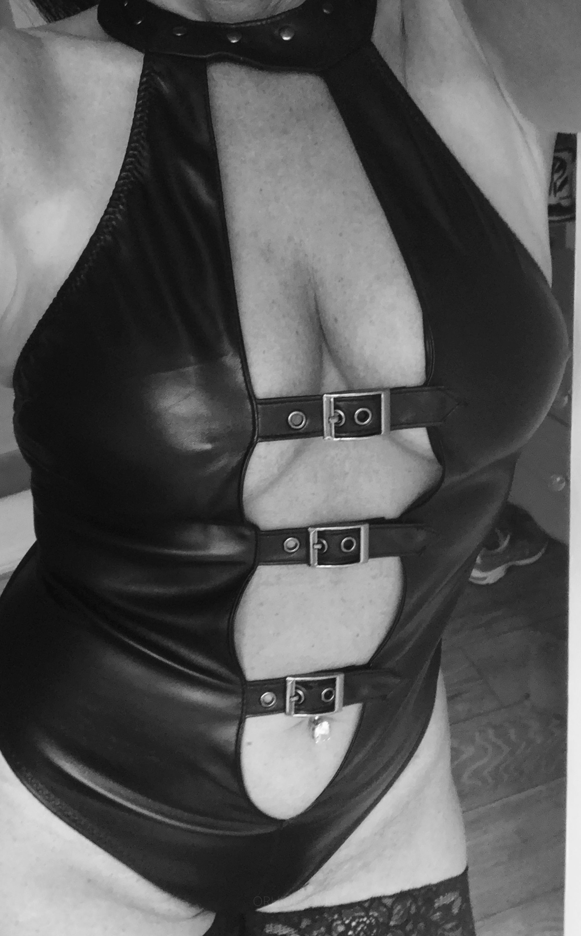 X Miss Elizabeth X - photo 5