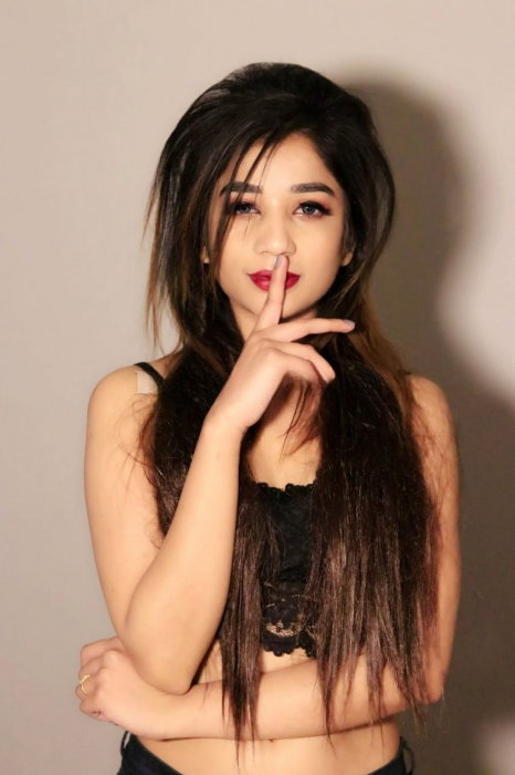 Riya K - foto 1