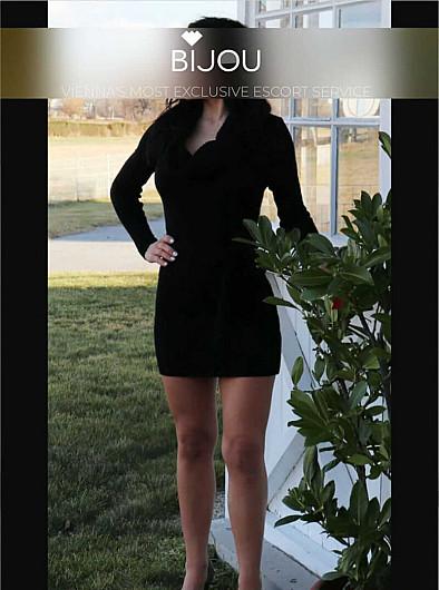 Stefanie - photo 4