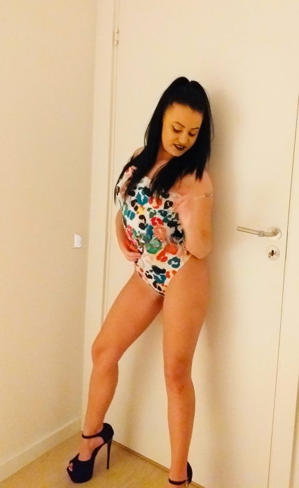 Karina - photo 2
