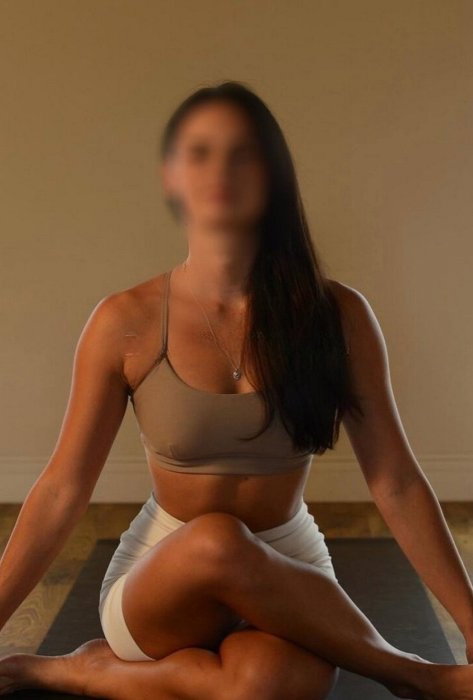 Elle James - photo 1