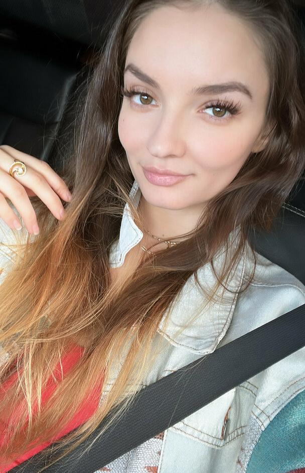 Elena - photo 35