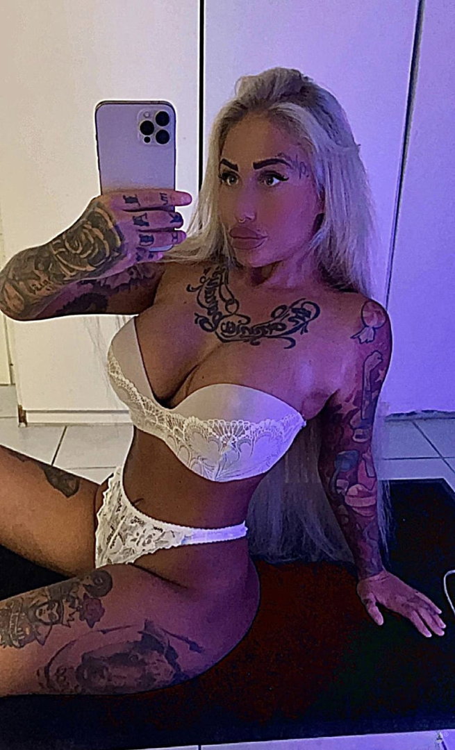 Gallen Tattoomodel Majda Back In Der Stadt St Gallen Zu Erleben Verpass Mich Nicht - foto 2