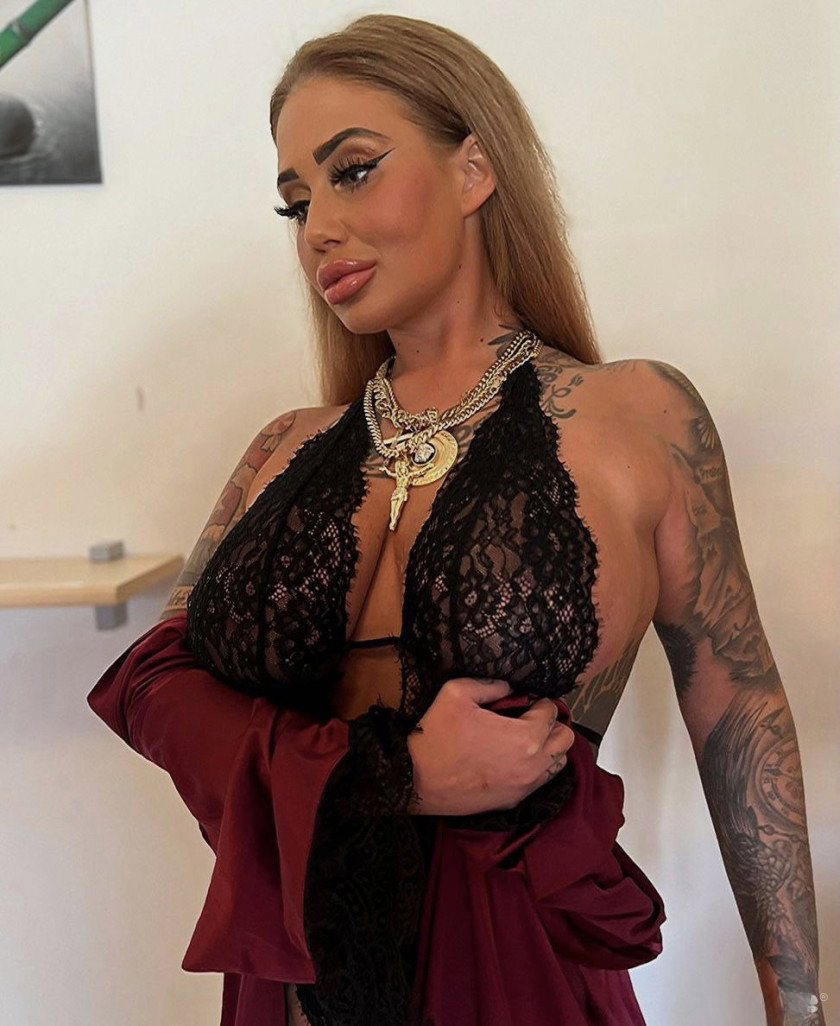 Gallen Tattoomodel Majda Back In Der Stadt St Gallen Zu Erleben Verpass Mich Nicht - foto 8