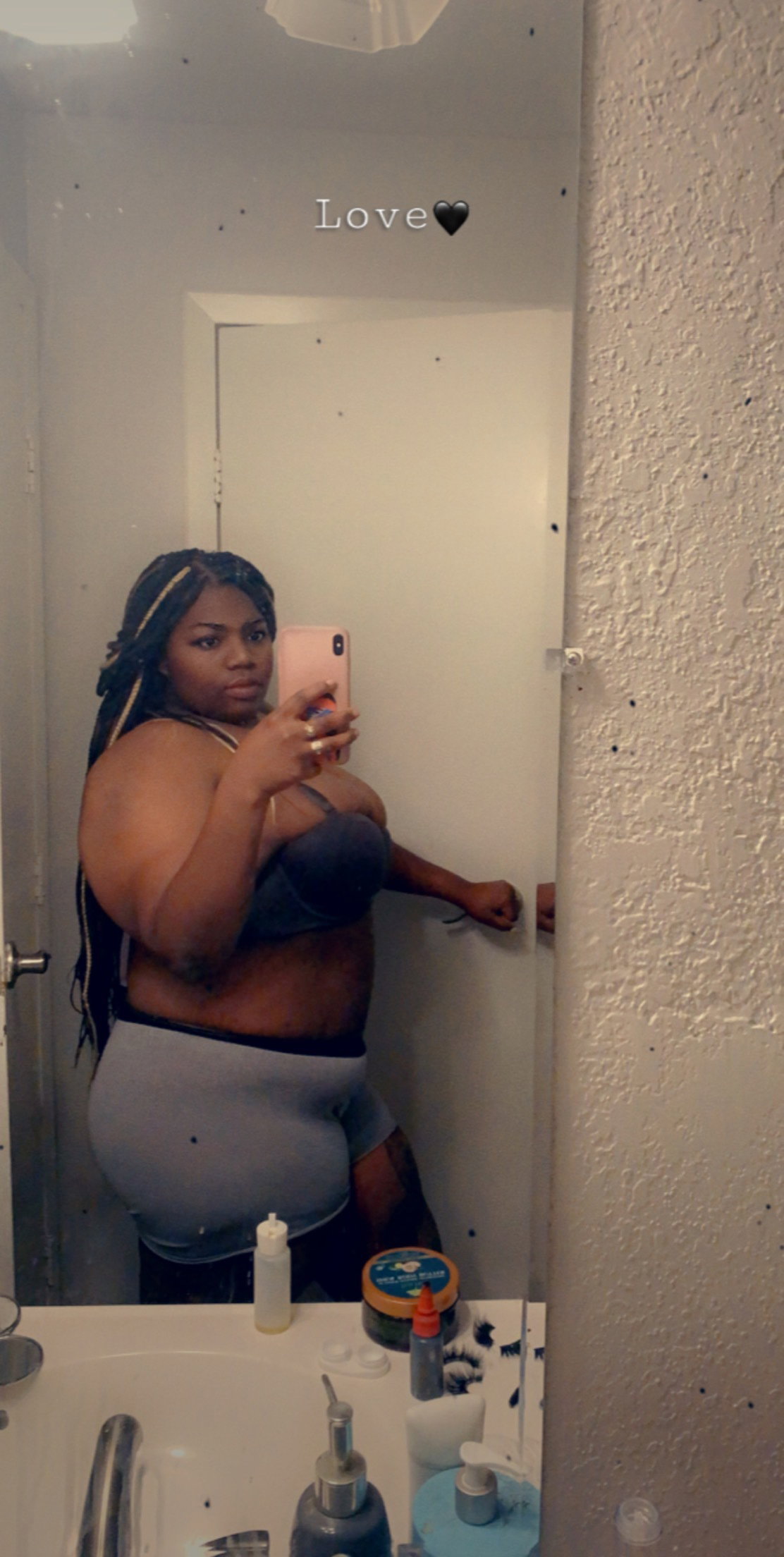 Megan - photo 1