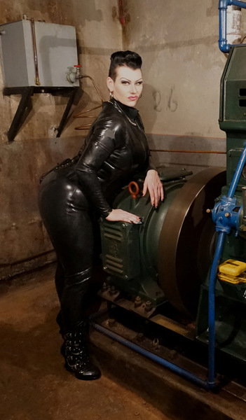 Queen Mona Fr Dr Mona - foto 11