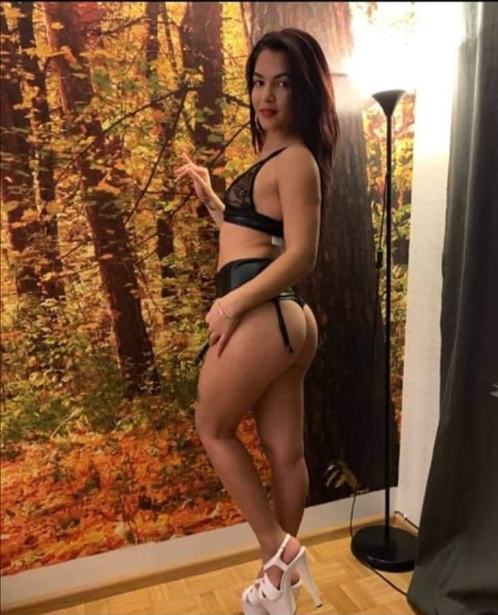 Larisa Aus Ungarn - photo 2