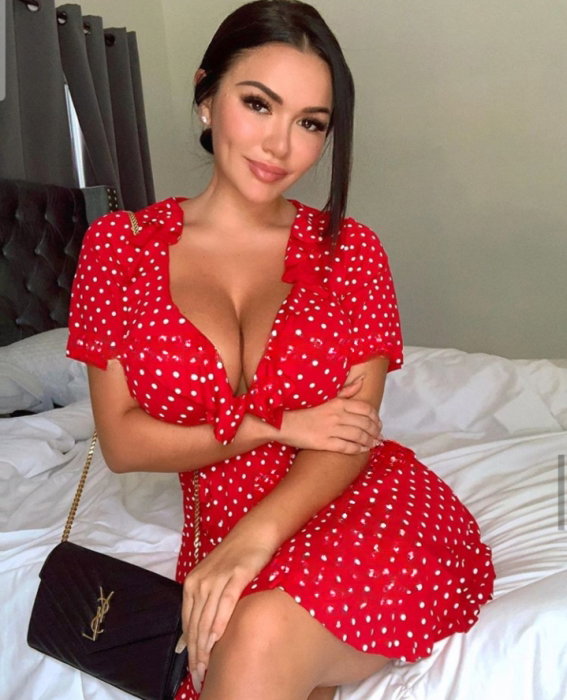 Busty Georgina - photo 5