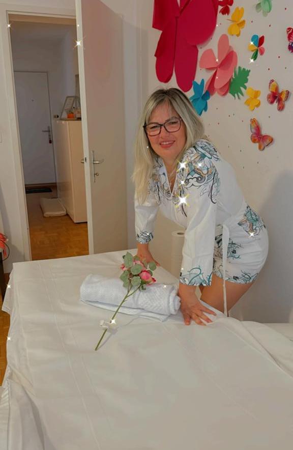Sommer Aktion Sinnliche Massage Mit Reif Huebsch Frau - photo 3