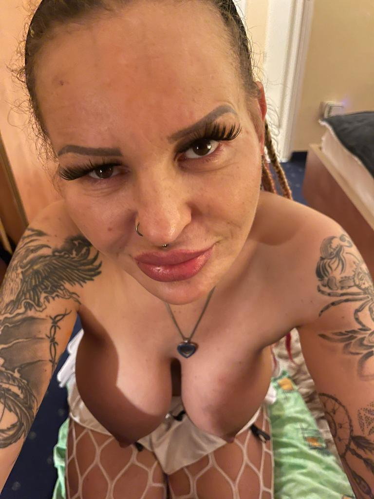 Tinka Sexy Versaut Ist Heu - photo 5