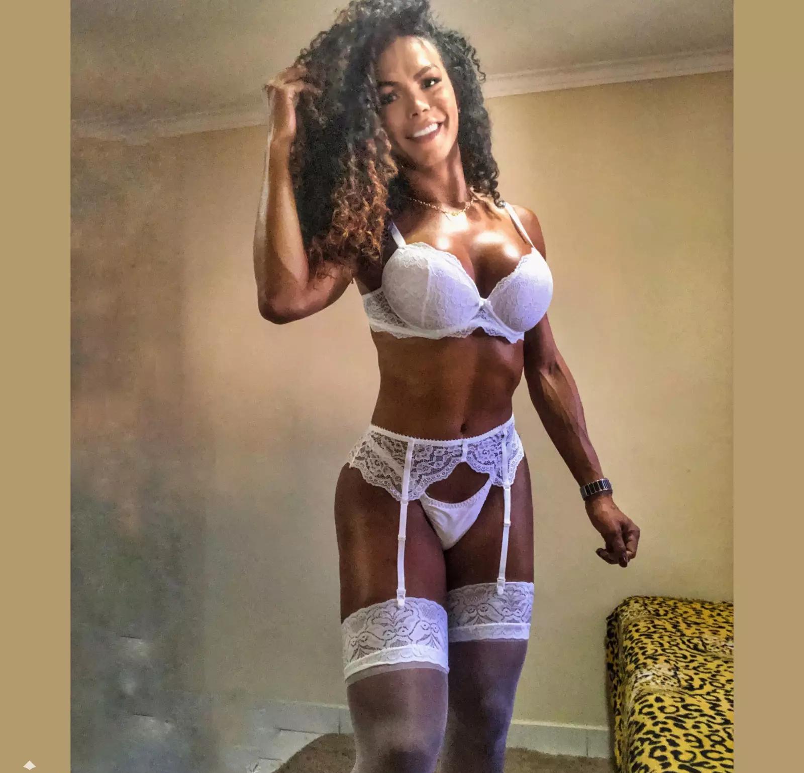 Emilly Bruni - foto 19