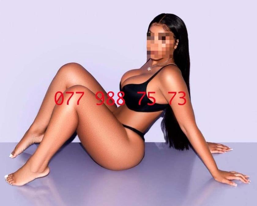 Sexy Latin Bombshell - foto 5