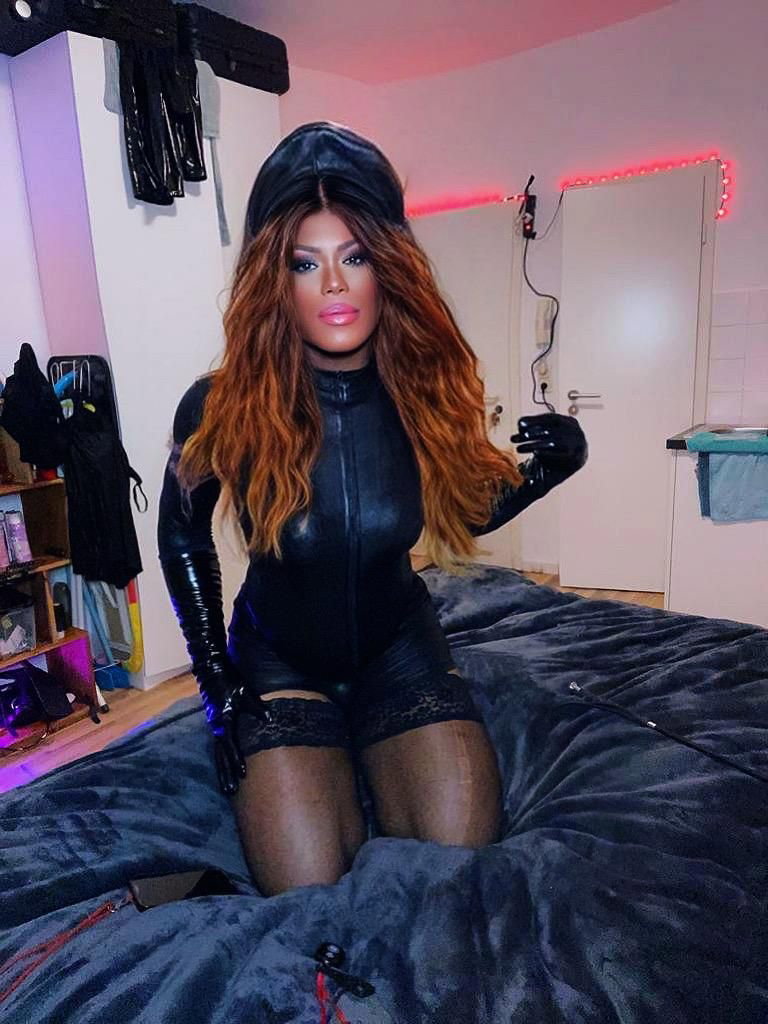 Mistress Donatella1 - photo 9