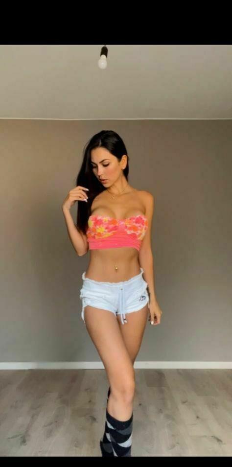 Adriana - photo 2