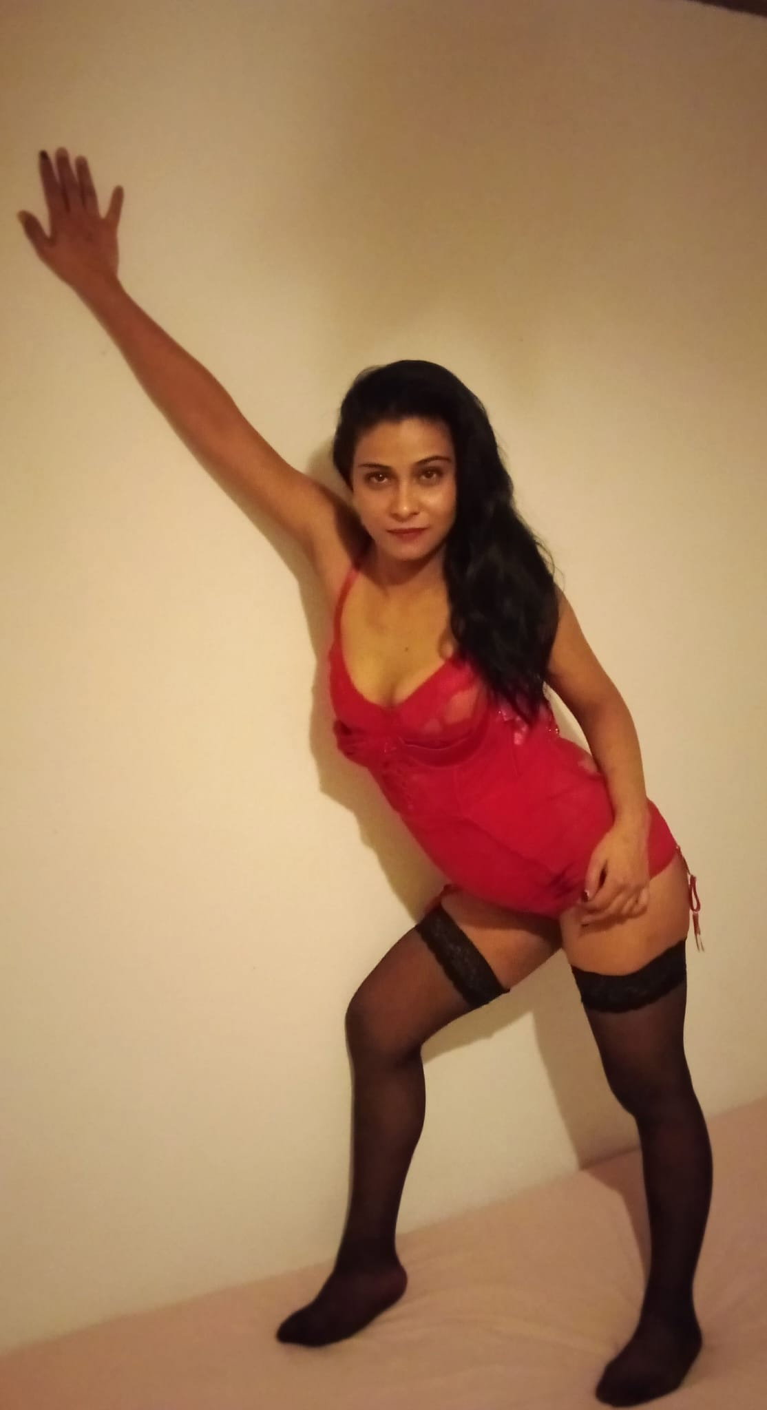 Young Hot Viki - photo 14