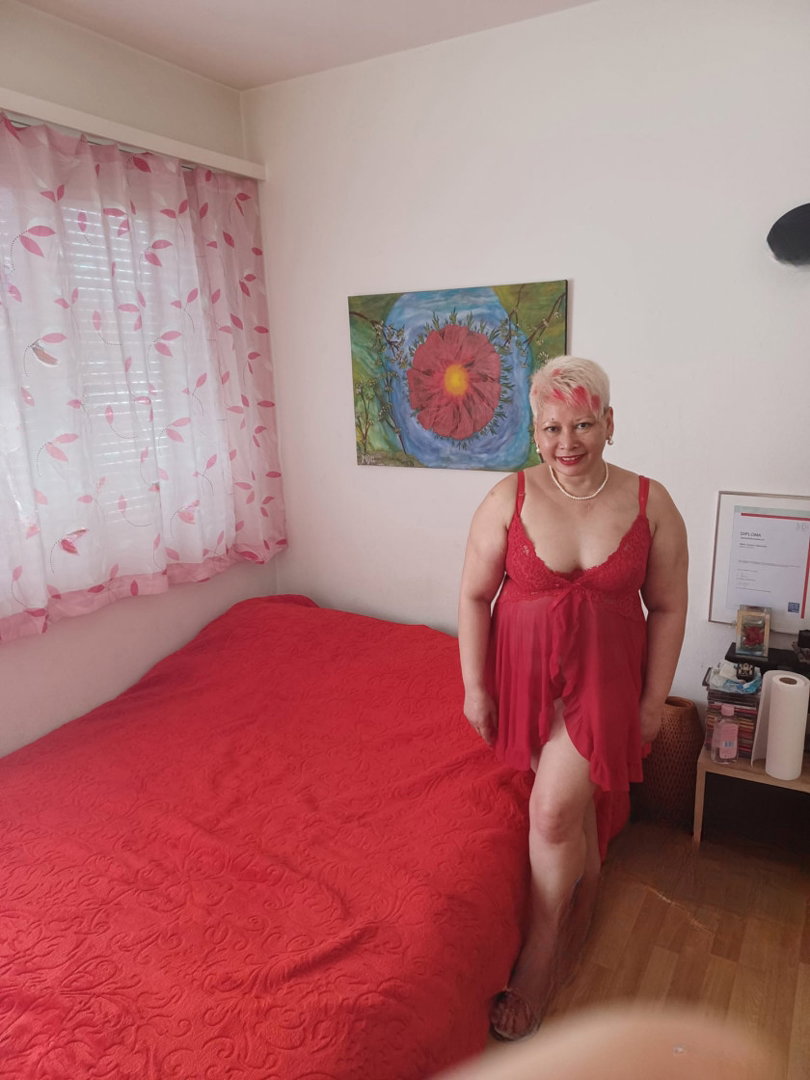 Masseurin Mit Magischen Haenden - photo 4