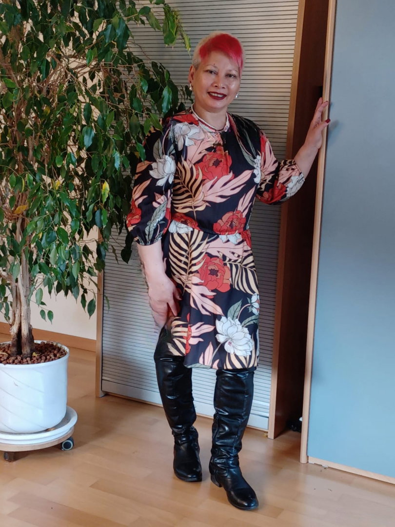 Masseurin Mit Magischen Haenden - photo 5