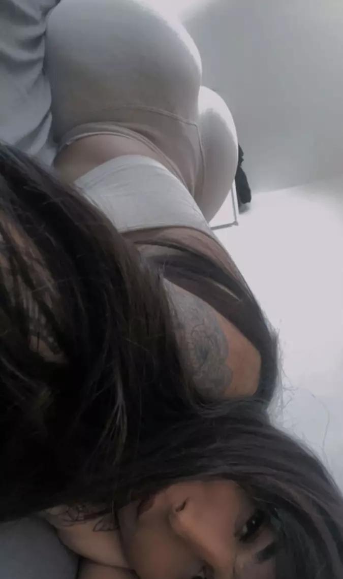 Isis Beaty Brasileira - foto 1