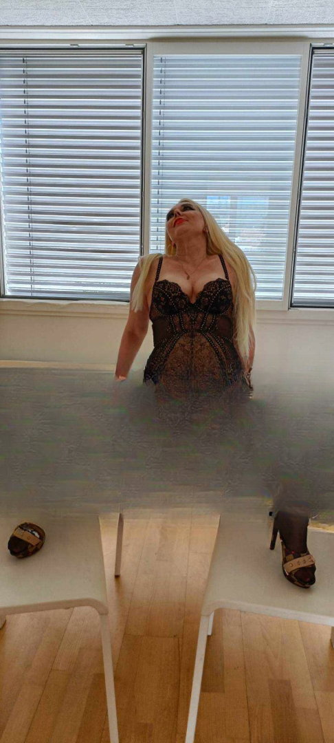 Tschechische Blonde Milf Luder Immer Lustig - foto 1