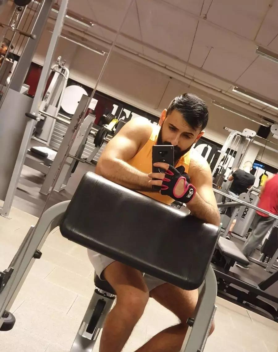 Gay Guy - photo 2