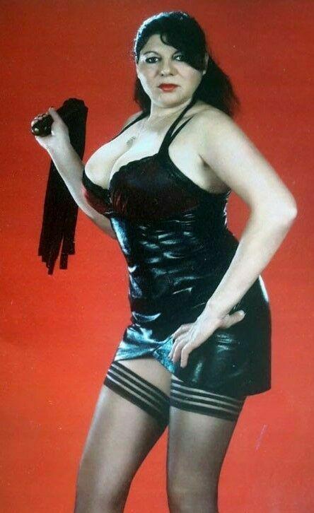 Domina Mihaela - foto 1