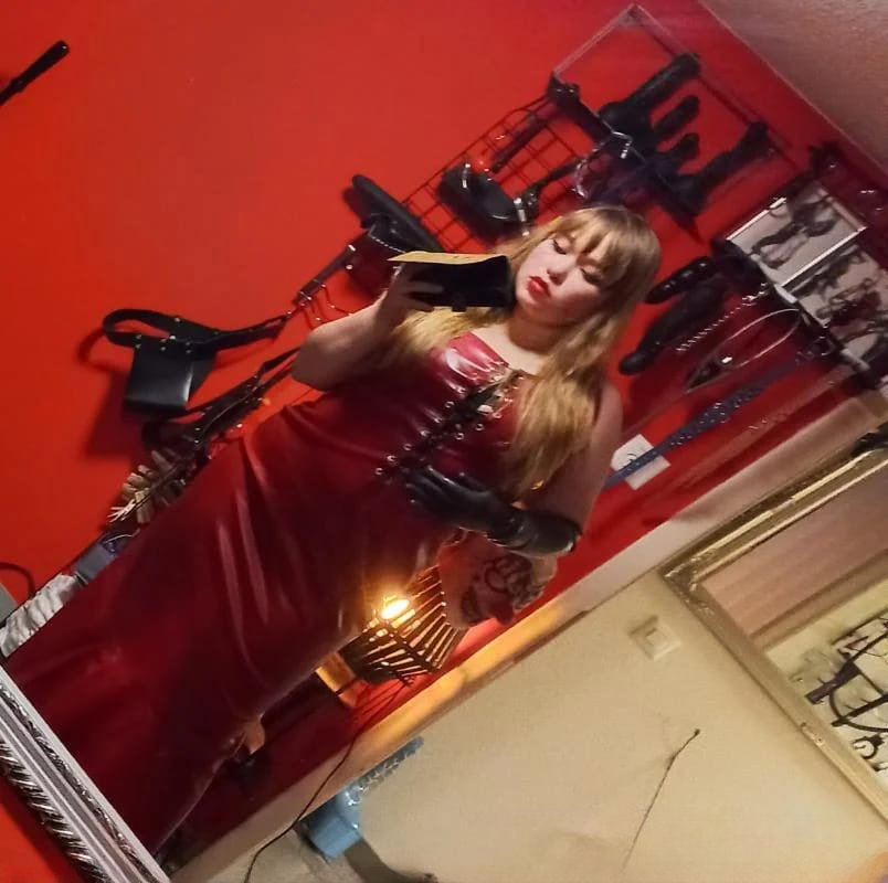Deutsche Lady Kathy Deine Herrin Zurueck In Basel - foto 4