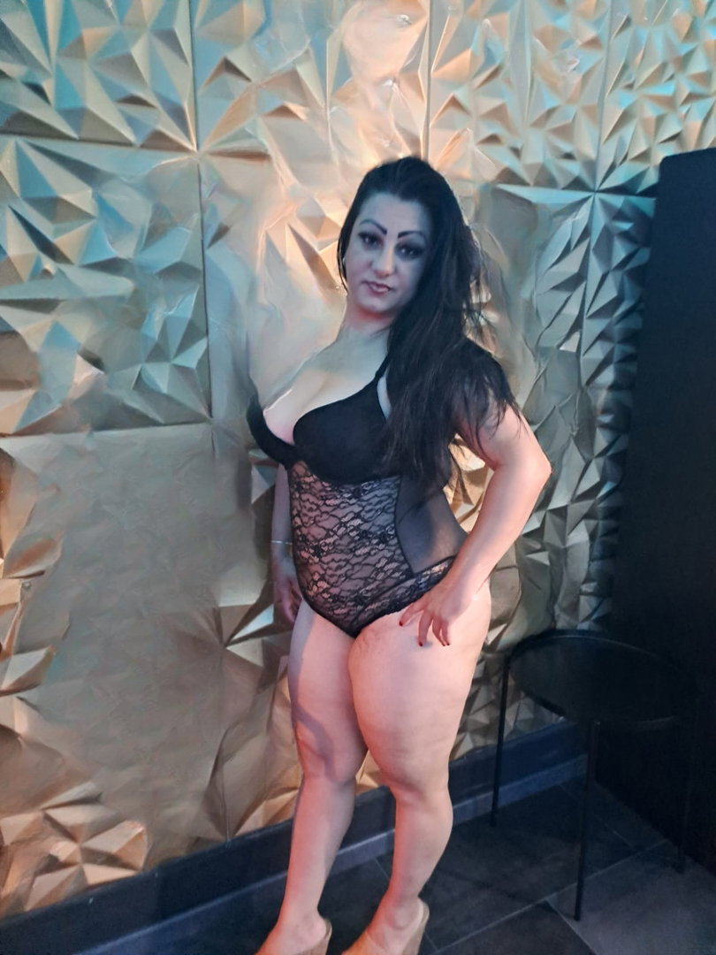 Tifany Heiss Geil Und Sexhungrig - photo 2
